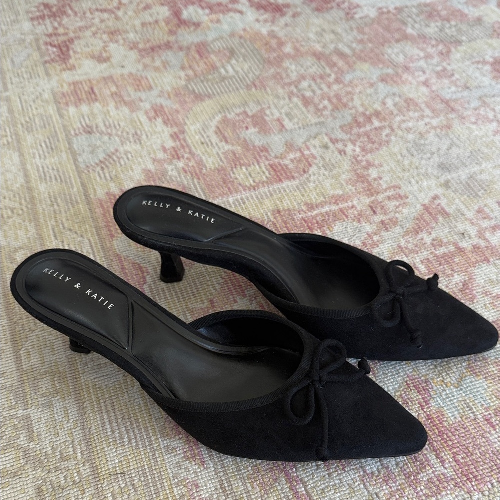 Kelly & Katie Black Suede Kitten Heels
